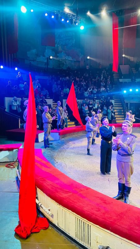 В рамках федерального проекта «Мир возможностей» и Всероссийской акции «История семьи – история страны» и в рамках года «Защитника Отечества» в ГКДОУ «ДЕТСКИЙ САД № 167 Г.О. МАКЕЕВКА» была организована экскурсия выходного дня В рамках федерального проекта «Мир возможностей» и Всероссийской акции «История семьи – история страны» и в рамках года «Защитника Отечества» в ГКДОУ «ДЕТСКИЙ САД № 167 Г.О. МАКЕЕВКА» была организована экскурсия выходного дня