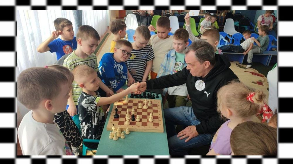 В рамках федерального проекта «Мир возможностей» и Всероссийской акции «История семьи – история страны» в ГКДОУ «Детский сад № 186 г.о. Макеевка» ДНР прошел шахматный турнир "Белая ладья" В рамках федерального проекта «Мир возможностей» и Всероссийской акции «История семьи – история страны» в ГКДОУ «Детский сад № 186 г.о. Макеевка» ДНР прошел шахматный турнир "Белая ладья"