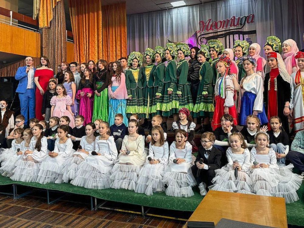 Николай Михайлов: Участники Старобешевского ансамбля танца поучаствовали в межрегиональном фестивале театрального искусства «Меотида» Николай Михайлов: Участники Старобешевского ансамбля танца поучаствовали в межрегиональном фестивале театрального искусства «Меотида»