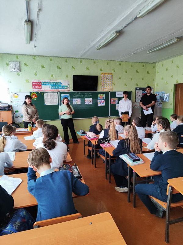 В рамках выполнения плана мероприятий, посвященных реализации Федерального партийного проекта "Мир возможностей" в ГБОУ "СШ № 49 Г.О. МАКЕЕВКА" была проведена встреча учащихся 4-Б класса с тренером-преподавателем Карабашьян... В рамках выполнения плана мероприятий, посвященных реализации Федерального партийного проекта "Мир возможностей" в ГБОУ "СШ № 49 Г.О. МАКЕЕВКА" была проведена встреча учащихся 4-Б класса с тренером-преподавателем Карабашьян...