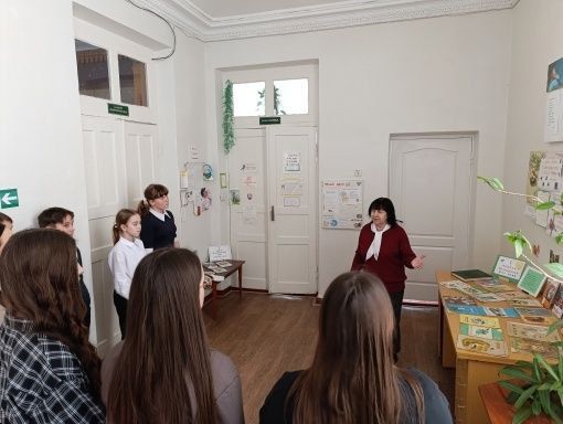 В школе Ждановки прошла выставка к Международному дню птиц В школе Ждановки прошла выставка к Международному дню птиц