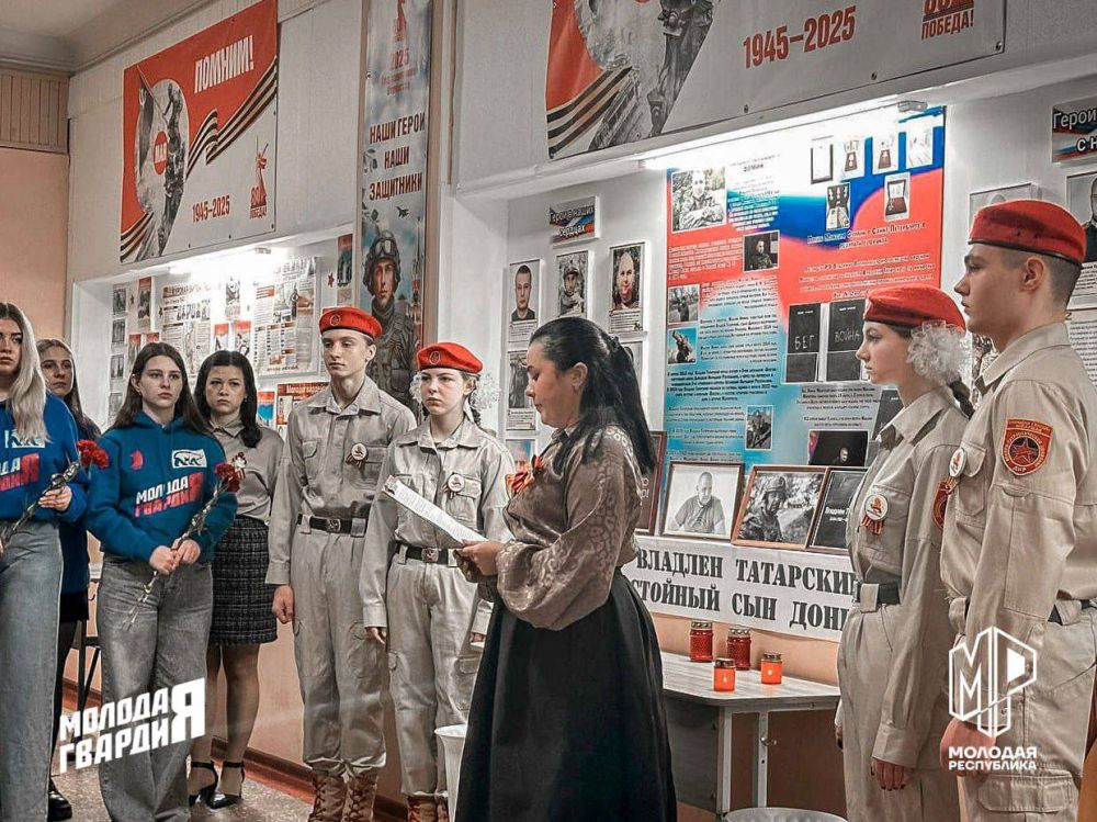 Никогда не забудем. Активисты Молодёжки почтили память военного корреспондента Владлена Татарского в его годовщину смерти Никогда не забудем. Активисты Молодёжки почтили память военного корреспондента Владлена Татарского в его годовщину смерти