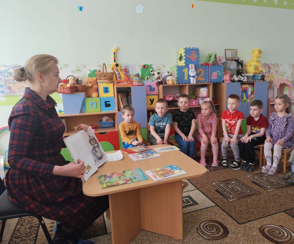 Любимые сказки Андерсена. Сегодня, 2 апреля, мы отмечаем замечательный праздник – Международный день детской книги Любимые сказки Андерсена. Сегодня, 2 апреля, мы отмечаем замечательный праздник – Международный день детской книги