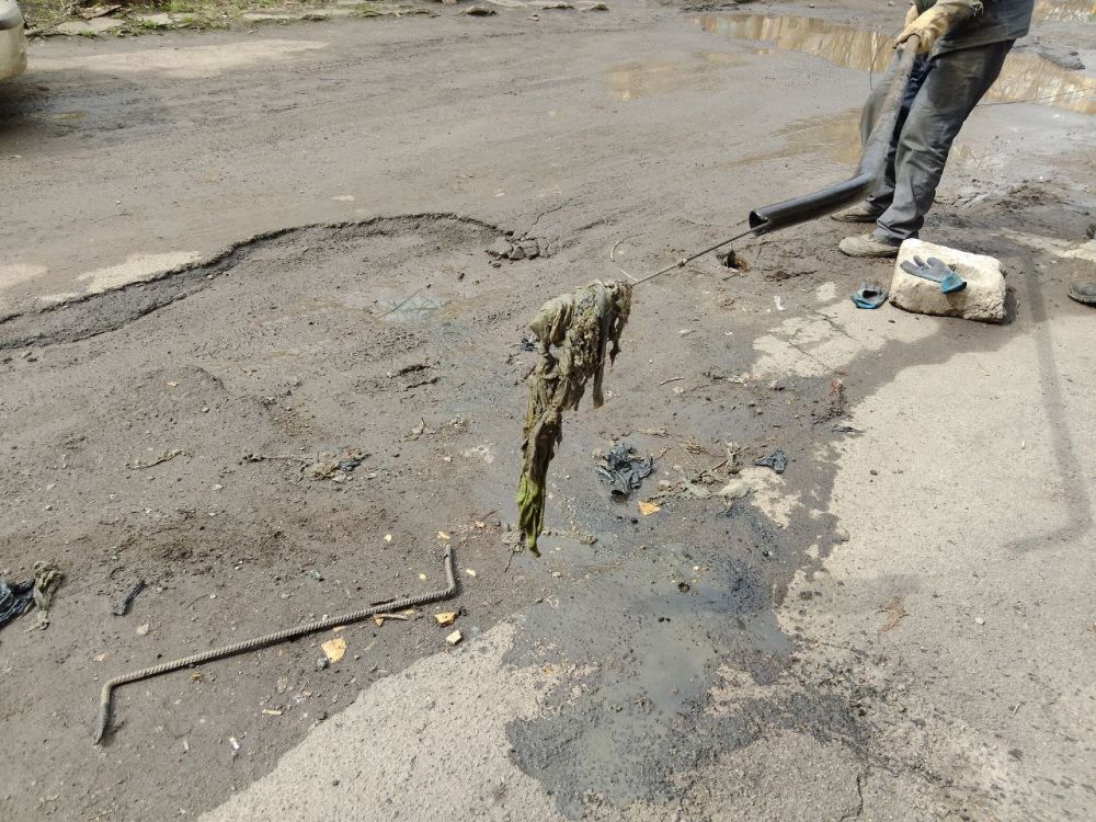 В Кировском внутригородском районе проведены ремонтные работы на системе водоотведения В Кировском внутригородском районе проведены ремонтные работы на системе водоотведения