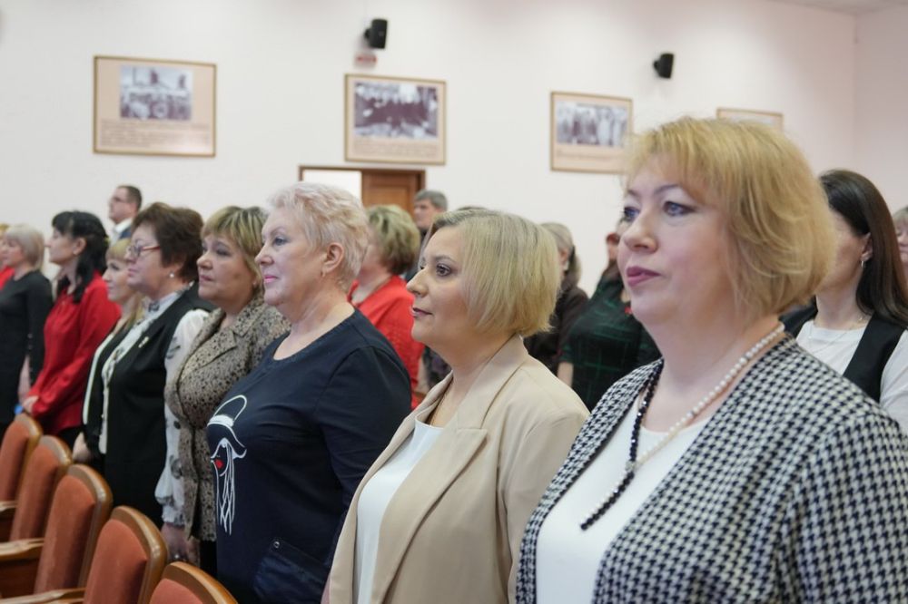 Олег Трофимов: В Министерстве образования и науки Донецкой Народной Республики состоялось торжественное награждение ведомственными наградами лучших работников образования региона Олег Трофимов: В Министерстве образования и науки Донецкой Народной Республики состоялось торжественное награждение ведомственными наградами лучших работников образования региона