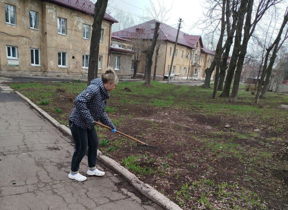 В Кировском внутригородском район продолжаются работы в рамках двухмесячника по благоустройству В Кировском внутригородском район продолжаются работы в рамках двухмесячника по благоустройству