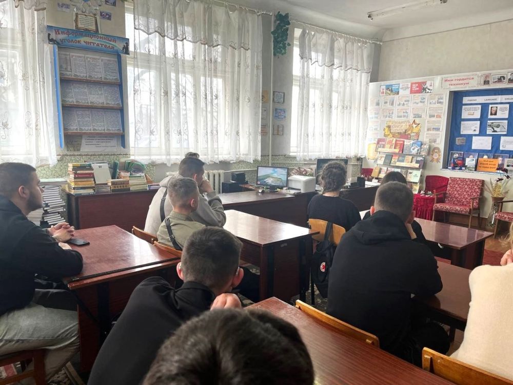 В библиотеках Снежного прошли мероприятия для популяризации чтения и углублении знаний о родном крае В библиотеках Снежного прошли мероприятия для популяризации чтения и углублении знаний о родном крае