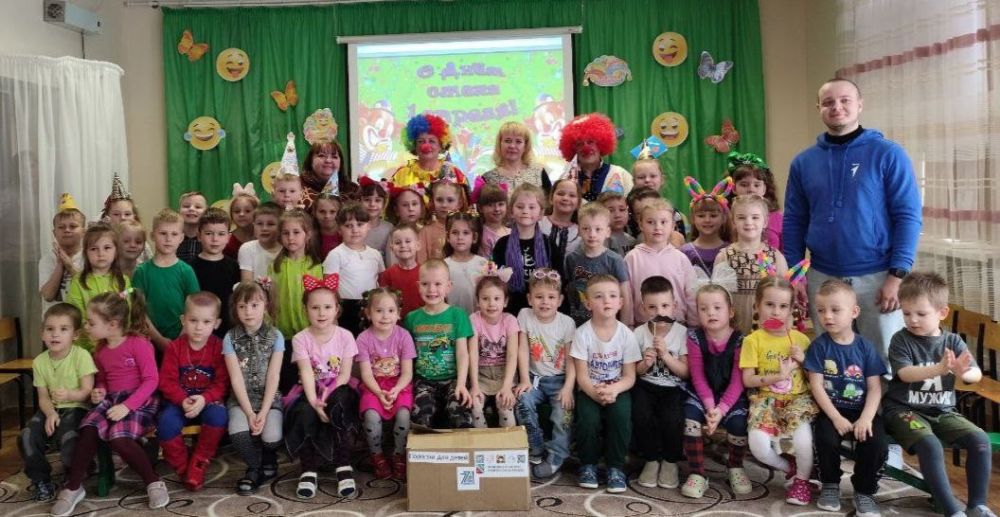 Культура малой Родины. В рамках партийного проекта "Культура малой Родины" с весёлыми улыбками и с задорным настроением прошло первое апреля в детском саду "Ромашка" Культура малой Родины. В рамках партийного проекта "Культура малой Родины" с весёлыми улыбками и с задорным настроением прошло первое апреля в детском саду "Ромашка"