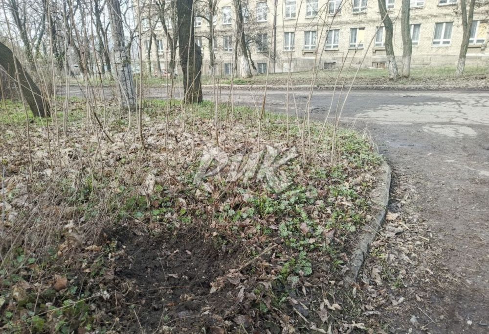 Иван Приходько: Последствия обстрела центра Горловки со стороны ВФУ кассетными снарядами сегодня утром Иван Приходько: Последствия обстрела центра Горловки со стороны ВФУ кассетными снарядами сегодня утром