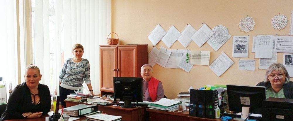 Наталья Бегуненко: В четверг, 3 апреля, руководитель Управы Петровского внутригородского района Администрации городского округа Донецк Бегуненко Наталья Ивановна провела встречу с трудовым коллективом Петровской районной... Наталья Бегуненко: В четверг, 3 апреля, руководитель Управы Петровского внутригородского района Администрации городского округа Донецк Бегуненко Наталья Ивановна провела встречу с трудовым коллективом Петровской районной...