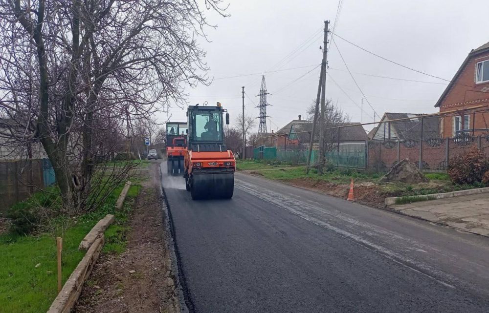 Дорожники Московской области ремонтируют съезды в Новоазовске Дорожники Московской области ремонтируют съезды в Новоазовске