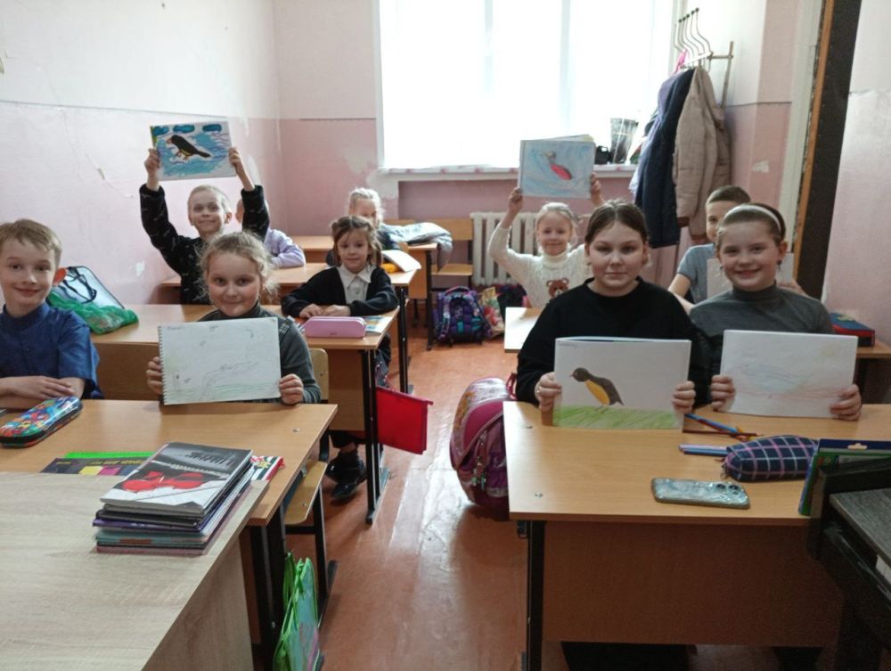 Сегодня, 3 апреля, в МБУДО"Зугрэсская ДШИ" прошла тематическая беседа к Международному Дню птиц Сегодня, 3 апреля, в МБУДО"Зугрэсская ДШИ" прошла тематическая беседа к Международному Дню птиц
