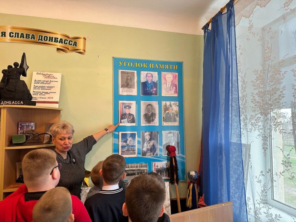 Школьникам Ждановки провели экскурсию в музей к 80-летию Победы в Великой Отечественной войне Школьникам Ждановки провели экскурсию в музей к 80-летию Победы в Великой Отечественной войне