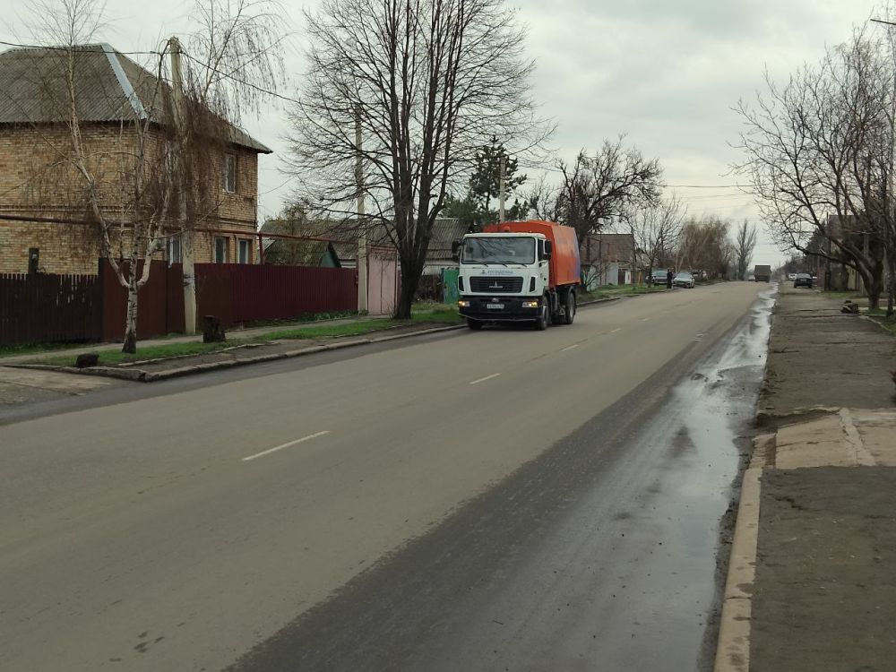 В Кировском внутригородском районе продолжаются работы по санитарному содержанию территории В Кировском внутригородском районе продолжаются работы по санитарному содержанию территории