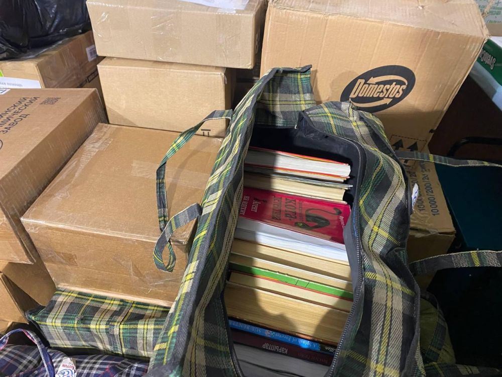 Наталья Великодная: Свердловская область передала книги в образовательные учреждения Тельмановского м.о Наталья Великодная: Свердловская область передала книги в образовательные учреждения Тельмановского м.о