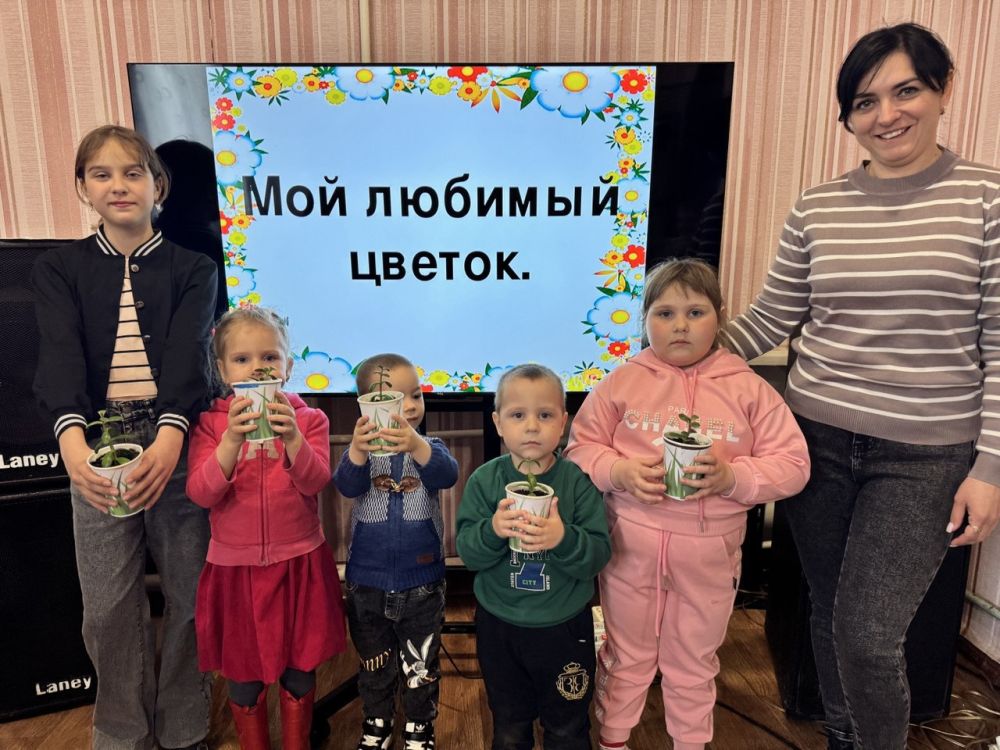 Николай Михайлов: В Старобешевском округе состоялась творческая мастерская, посвященная Дню дочерей Николай Михайлов: В Старобешевском округе состоялась творческая мастерская, посвященная Дню дочерей