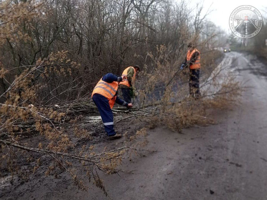 Под контролем ГКУ ДНР "Служба автомобильных дорог Донбасса" будет отремонтирован участок автомобильной дороги в Амвросиевском районе Под контролем ГКУ ДНР "Служба автомобильных дорог Донбасса" будет отремонтирован участок автомобильной дороги в Амвросиевском районе