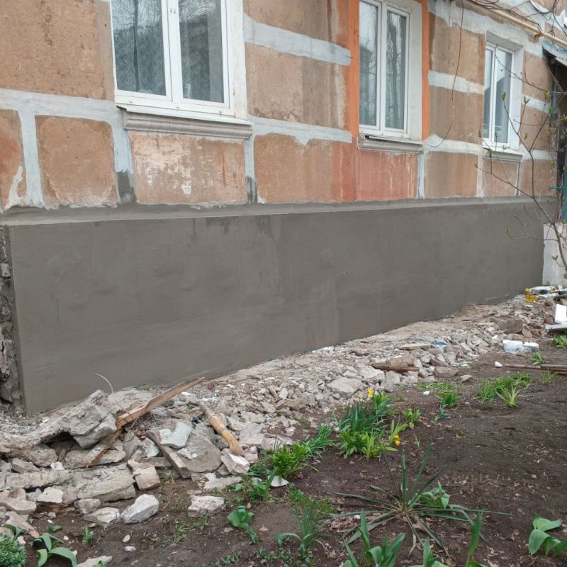 В Кировском ремонтируют жилой фонд В Кировском ремонтируют жилой фонд
