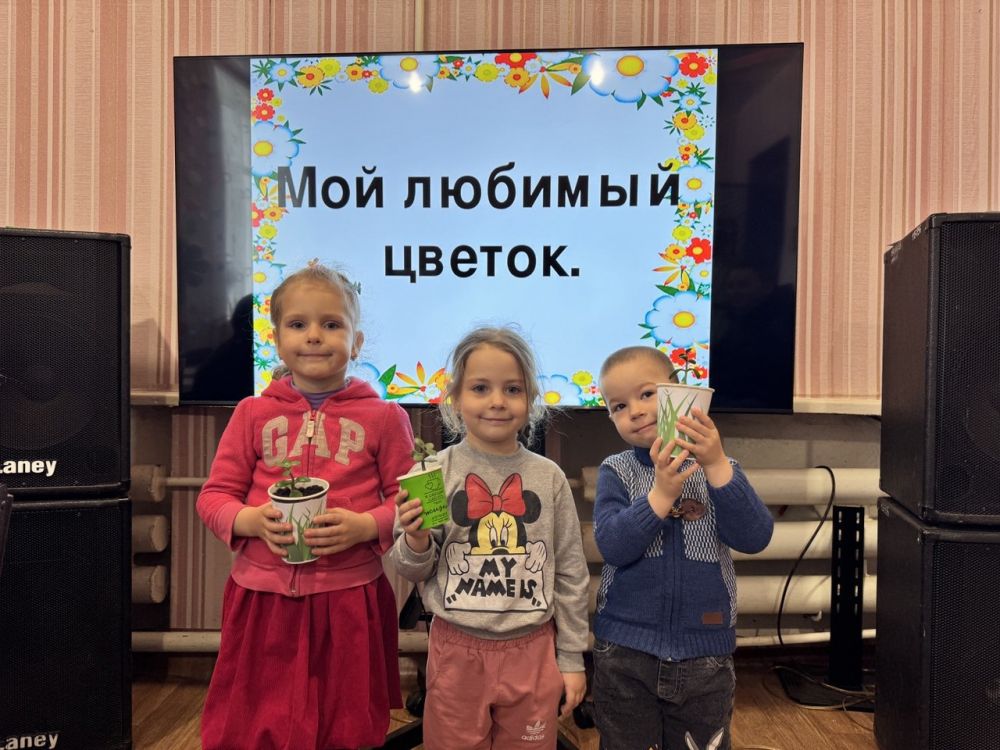 Николай Михайлов: В Старобешевском округе состоялась творческая мастерская, посвященная Дню дочерей Николай Михайлов: В Старобешевском округе состоялась творческая мастерская, посвященная Дню дочерей