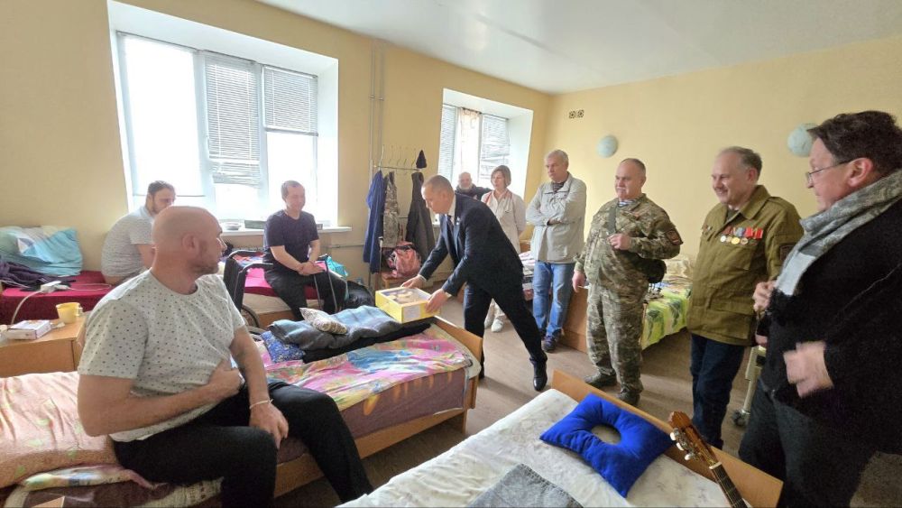 Дмитрий Огилец: Проведали бойцов проходящих лечение после ранений Дмитрий Огилец: Проведали бойцов проходящих лечение после ранений