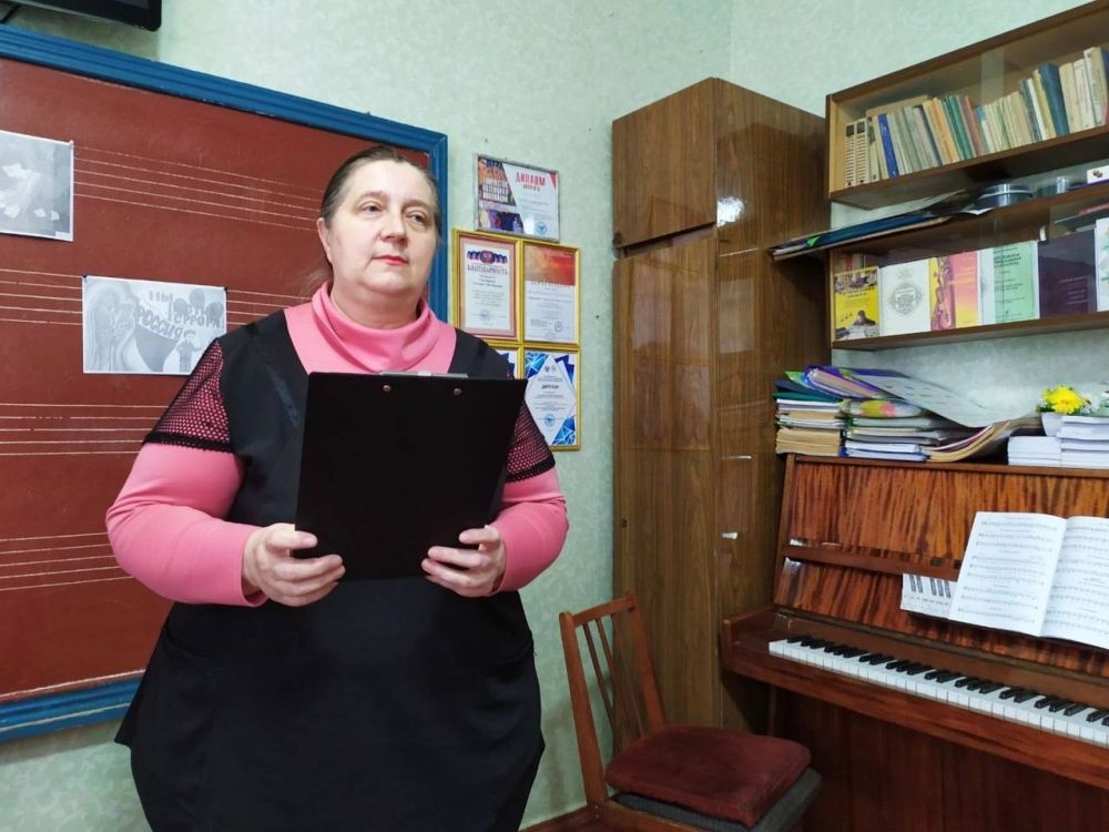 Сегодня, в Харцызской школе искусств, преподаватель школы Гонтаренко Татьяна Григорьевна провела классный час по теме: "Действия при угрозе терроризма" Сегодня, в Харцызской школе искусств, преподаватель школы Гонтаренко Татьяна Григорьевна провела классный час по теме: "Действия при угрозе терроризма"
