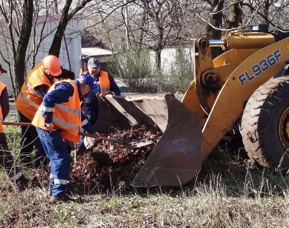 В Кировском внутригородском районе продолжаются работы в рамках двухмесячника по благоустройству В Кировском внутригородском районе продолжаются работы в рамках двухмесячника по благоустройству