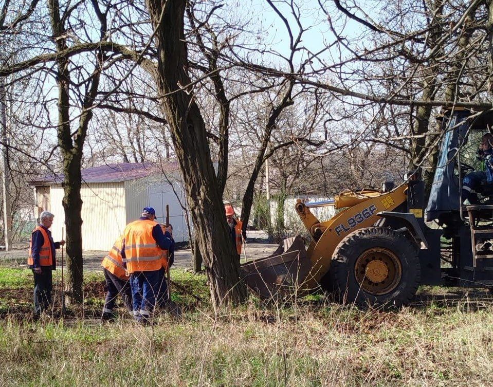 В Кировском внутригородском районе продолжаются работы в рамках двухмесячника по благоустройству В Кировском внутригородском районе продолжаются работы в рамках двухмесячника по благоустройству