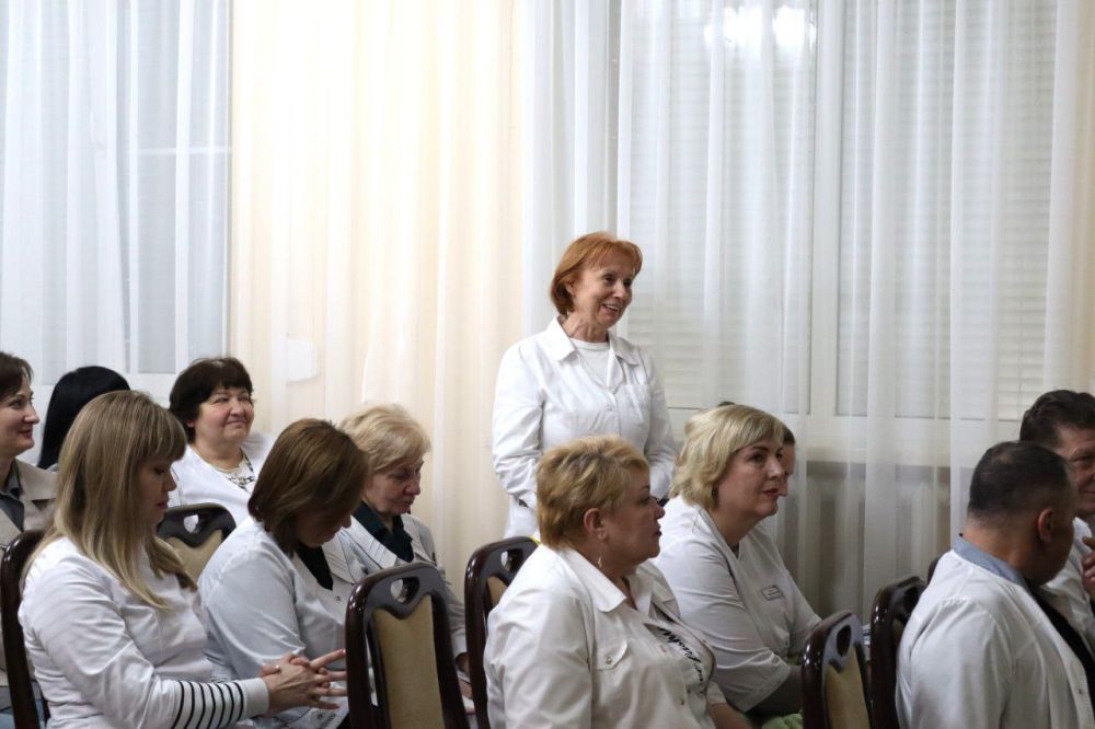 Валентина Харлашка: Сегодня, 4 апреля, провела встречу с трудовым коллективом Психиатрической больницы г.Макеевки Валентина Харлашка: Сегодня, 4 апреля, провела встречу с трудовым коллективом Психиатрической больницы г.Макеевки