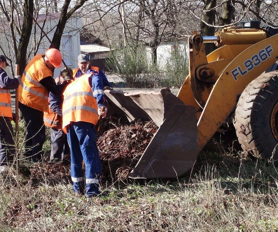 В Кировском внутригородском районе продолжаются работы в рамках двухмесячника по благоустройству В Кировском внутригородском районе продолжаются работы в рамках двухмесячника по благоустройству