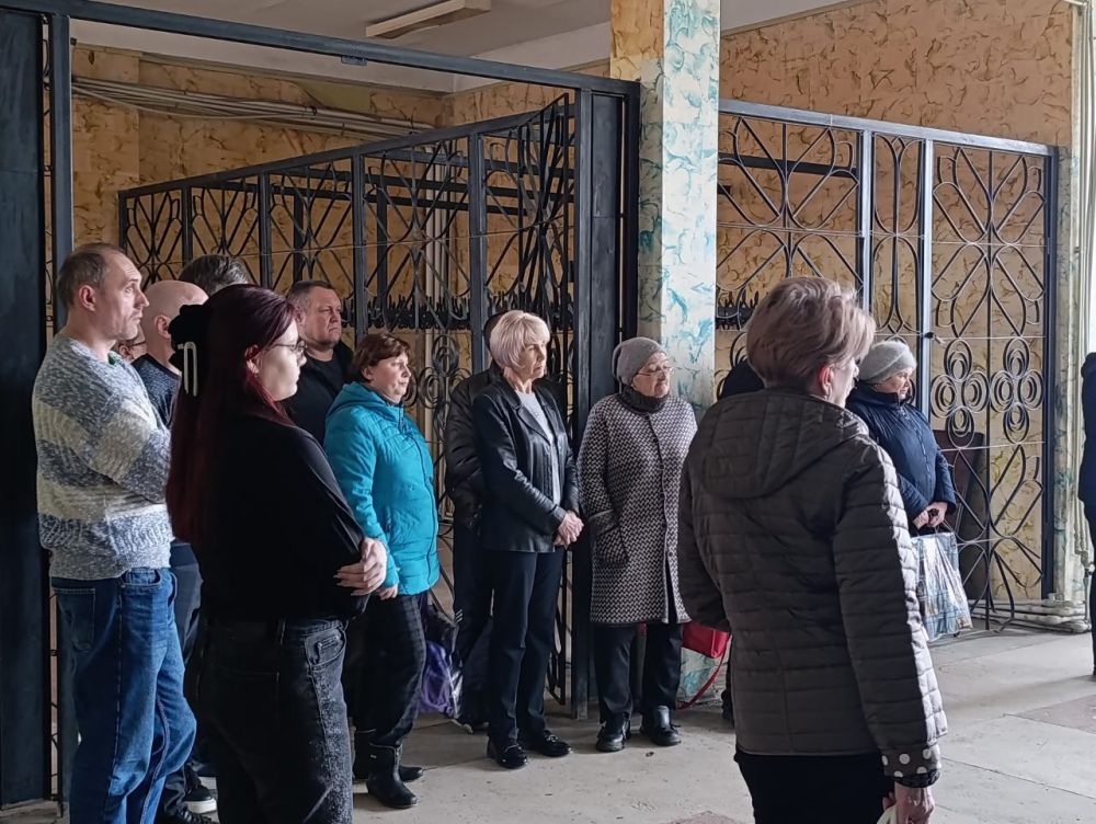 В Снежном прошла встреча с трудовым коллективом филиала ООО «Альянсмаш» В Снежном прошла встреча с трудовым коллективом филиала ООО «Альянсмаш»