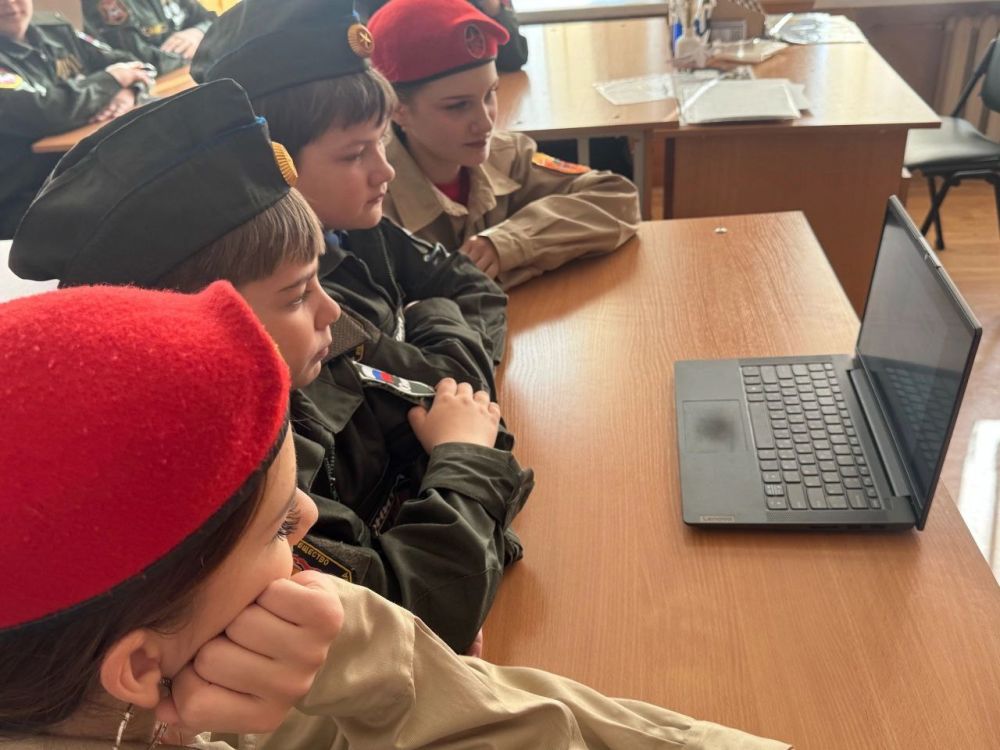 04.04.2025 г. Юнармейцы ВПК «Пересвет» провели классный час в 6-А классе с «казачьим компонентом» на тему «Всемирный день интернета» 04.04.2025 г. Юнармейцы ВПК «Пересвет» провели классный час в 6-А классе с «казачьим компонентом» на тему «Всемирный день интернета»