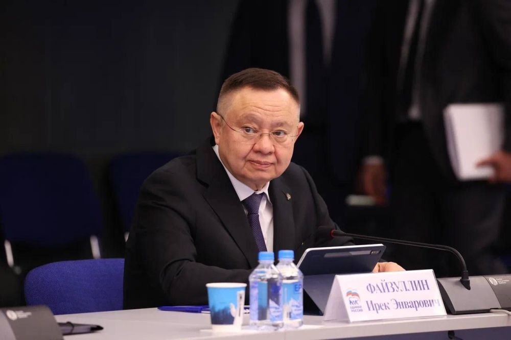 На заседании Программной комиссии партии Единая Россия Ирек Файзуллин рассказал об основных результатах, достигнутых Минстроем России в рамках Народной программы в сфере улучшения жилищных условий и благоустройства На заседании Программной комиссии партии Единая Россия Ирек Файзуллин рассказал об основных результатах, достигнутых Минстроем России в рамках Народной программы в сфере улучшения жилищных условий и благоустройства