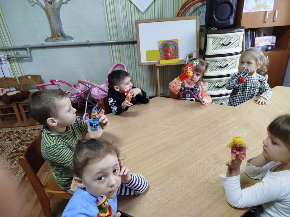 В детскому саду №12 города Докучаевска прошло мероприятие "Мои любимые сказки" к Международному Дню театра В детскому саду №12 города Докучаевска прошло мероприятие "Мои любимые сказки" к Международному Дню театра