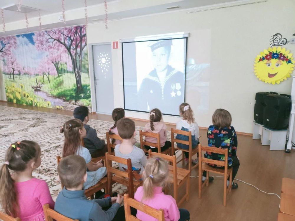 В преддверии празднования 80-й годовщины Дня Победы в Великой Отечественной войне и Году защитника Отечества, с целью воспитания у детей нравственно-патриотических качеств и чувства гордости за подвиг своего народа, уважения... В преддверии празднования 80-й годовщины Дня Победы в Великой Отечественной войне и Году защитника Отечества, с целью воспитания у детей нравственно-патриотических качеств и чувства гордости за подвиг своего народа, уважения...