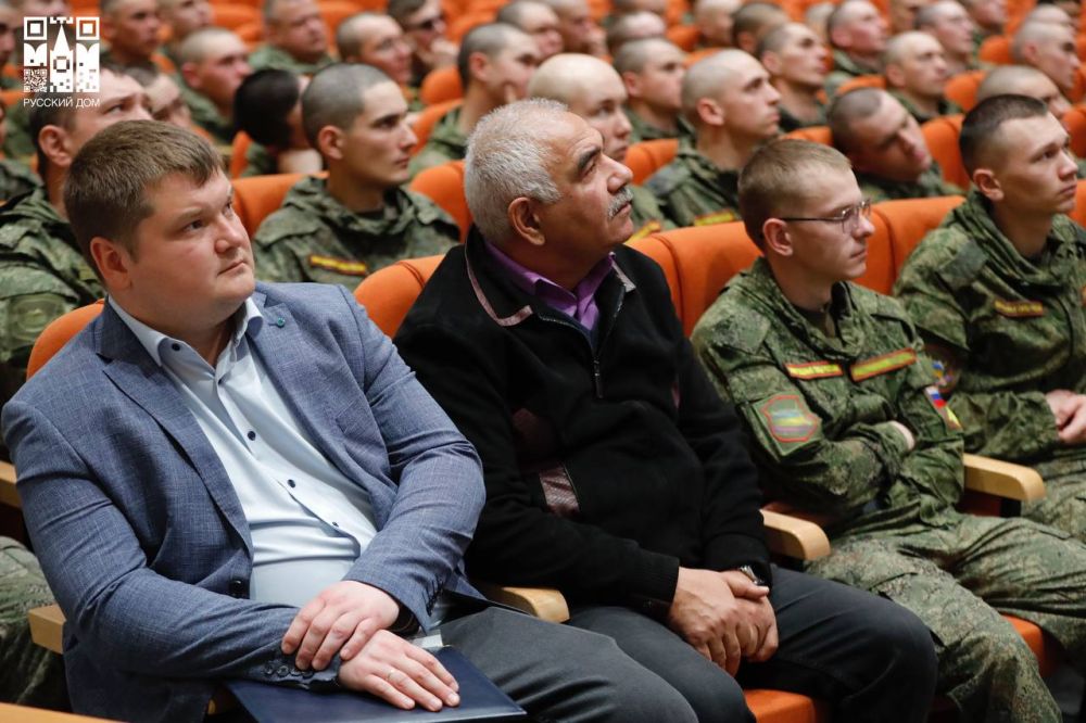 Донецкий фотограф Денис Григорюк посетил 102-ю российскую военную базу Донецкий фотограф Денис Григорюк посетил 102-ю российскую военную базу