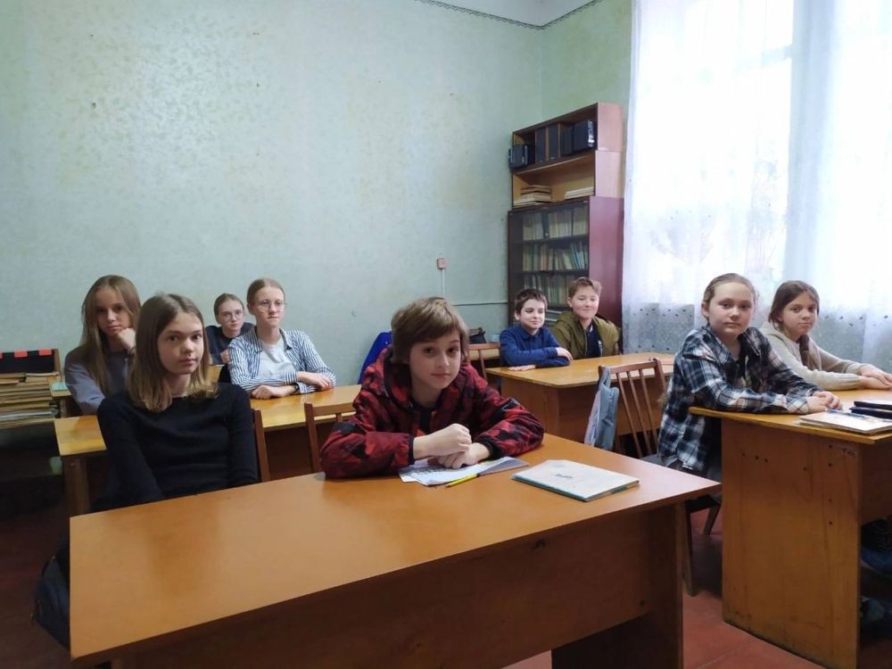 Сегодня, в Харцызской школе искусств, преподаватель школы Гонтаренко Татьяна Григорьевна провела классный час по теме: "Действия при угрозе терроризма" Сегодня, в Харцызской школе искусств, преподаватель школы Гонтаренко Татьяна Григорьевна провела классный час по теме: "Действия при угрозе терроризма"