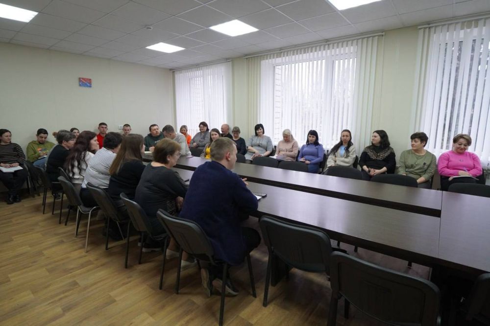 Юристы Ямала помогают Волновахе: правовая командировка на благо развития округа Юристы Ямала помогают Волновахе: правовая командировка на благо развития округа