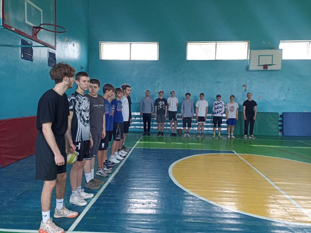 02.04.2025 на спортивной базе СШ №5 и СШ №24 прошел зональный этап городских соревнований по волейболу "Звезды волейбола"среди юношей общеобразовательных школ г.о. Харцызск. В соревнованиях приняли участие СШ № 1,5,19,6 02.04.2025 на спортивной базе СШ №5 и СШ №24 прошел зональный этап городских соревнований по волейболу "Звезды волейбола"среди юношей общеобразовательных школ г.о. Харцызск. В соревнованиях приняли участие СШ № 1,5,19,6