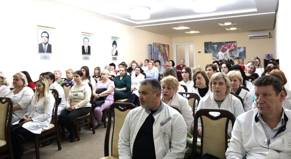 Валентина Харлашка: Сегодня, 4 апреля, провела встречу с трудовым коллективом Психиатрической больницы г.Макеевки Валентина Харлашка: Сегодня, 4 апреля, провела встречу с трудовым коллективом Психиатрической больницы г.Макеевки
