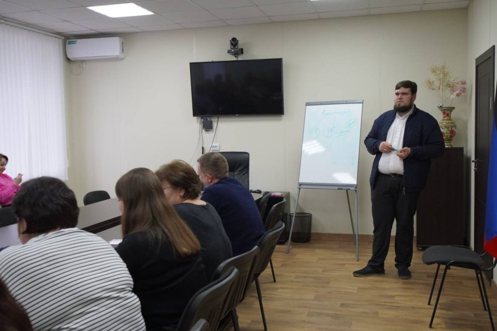 Юристы Ямала помогают Волновахе: правовая командировка на благо развития округа Юристы Ямала помогают Волновахе: правовая командировка на благо развития округа
