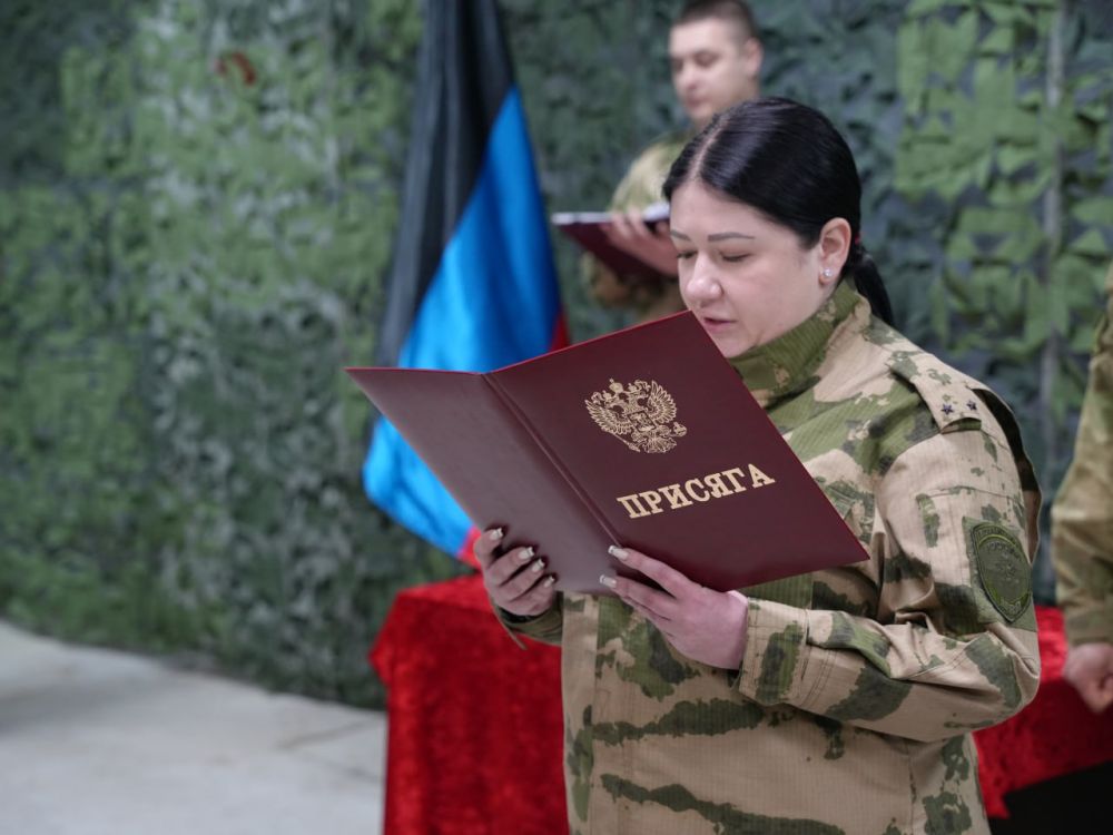 12345Более двух десятков правоохранителей были приведены к присяге в Донецке 12345Более двух десятков правоохранителей были приведены к присяге в Донецке
