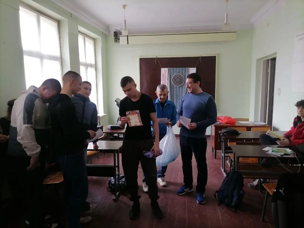 В Докучаевском политехническом техникуме прошли «Веселые старты» В Докучаевском политехническом техникуме прошли «Веселые старты»