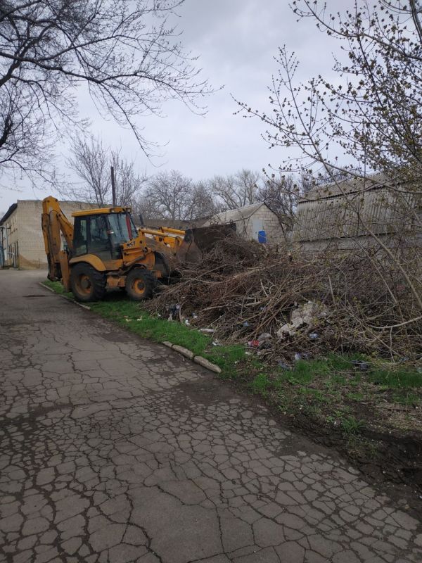 Борис Трима: Сегодня, 04.04.2025 г., в Мангушском муниципальном округе МБУ «Службой благоустройства ВЕКТОР» проведены работы по благоустройству: Борис Трима: Сегодня, 04.04.2025 г., в Мангушском муниципальном округе МБУ «Службой благоустройства ВЕКТОР» проведены работы по благоустройству: