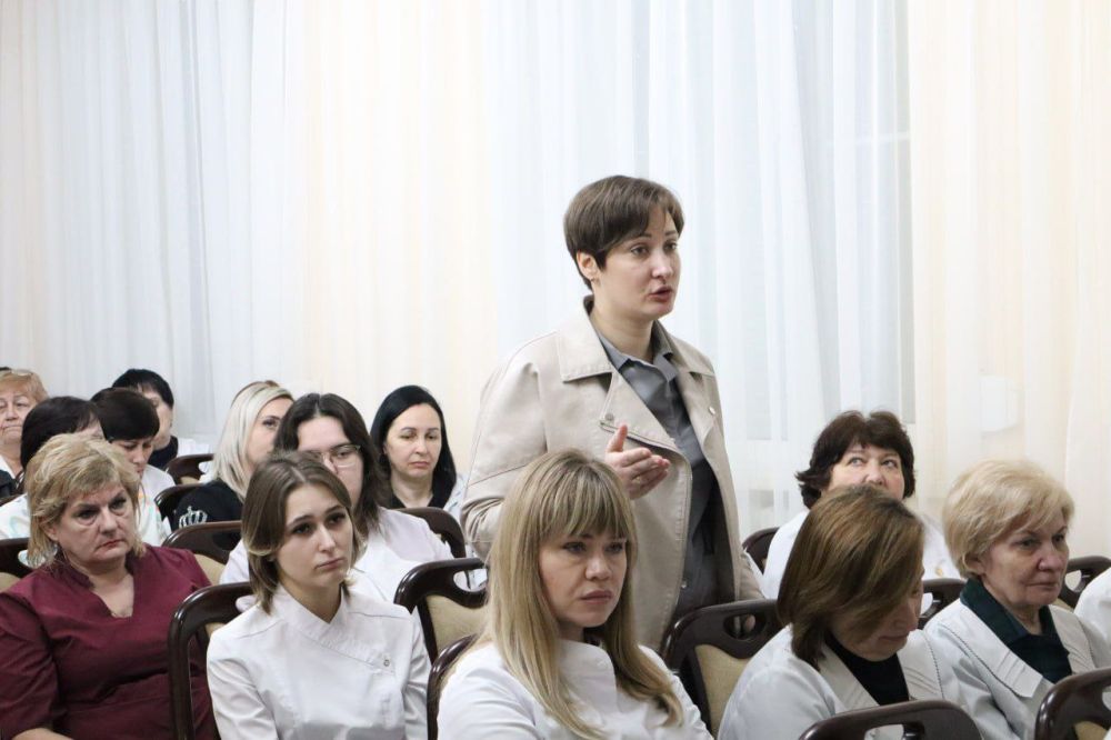 Валентина Харлашка: Сегодня, 4 апреля, провела встречу с трудовым коллективом Психиатрической больницы г.Макеевки Валентина Харлашка: Сегодня, 4 апреля, провела встречу с трудовым коллективом Психиатрической больницы г.Макеевки
