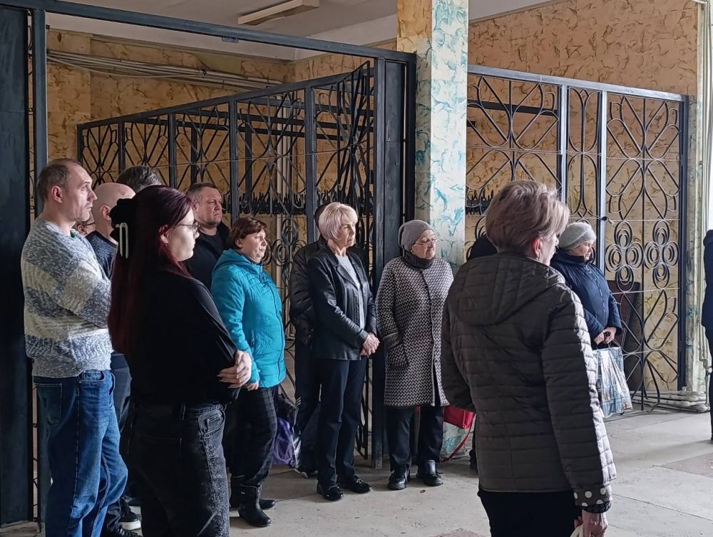 В Снежном прошла встреча с трудовым коллективом филиала ООО «Альянсмаш» В Снежном прошла встреча с трудовым коллективом филиала ООО «Альянсмаш»