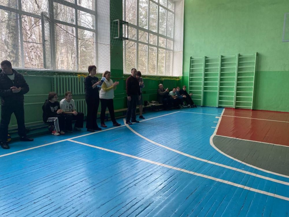 Вчера на базе СШ №24 состоялся финал Кубка города Харцызска по волейболу «Звезды волейбола» среди юношей общеобразовательных школ г.о. Харцызск Вчера на базе СШ №24 состоялся финал Кубка города Харцызска по волейболу «Звезды волейбола» среди юношей общеобразовательных школ г.о. Харцызск