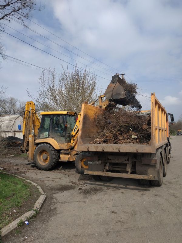 Борис Трима: Сегодня, 04.04.2025 г., в Мангушском муниципальном округе МБУ «Службой благоустройства ВЕКТОР» проведены работы по благоустройству: Борис Трима: Сегодня, 04.04.2025 г., в Мангушском муниципальном округе МБУ «Службой благоустройства ВЕКТОР» проведены работы по благоустройству: