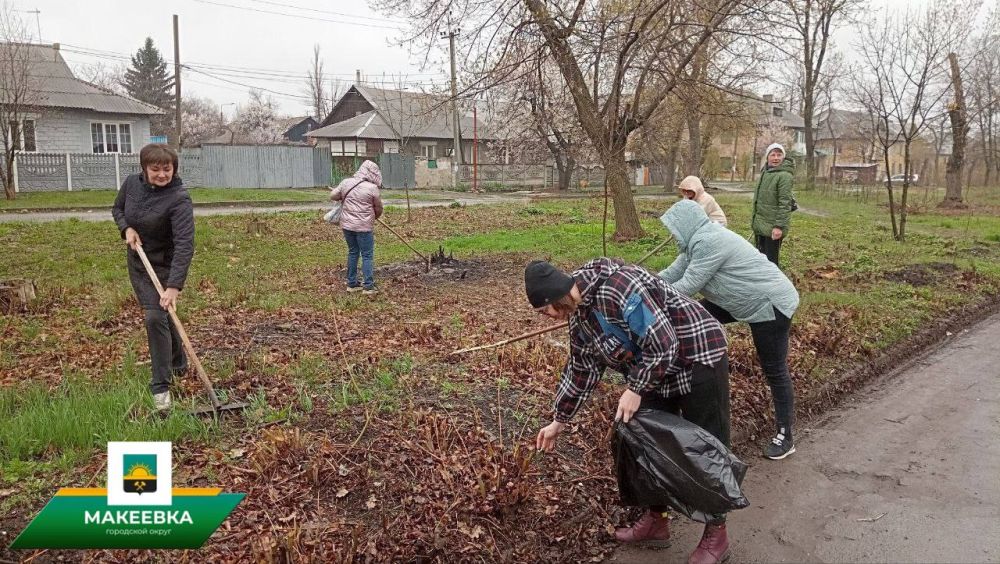 Червоногвардейский район принял участие в общереспубликанском субботнике Червоногвардейский район принял участие в общереспубликанском субботнике