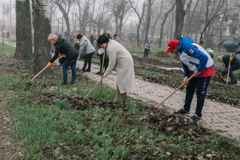 Олег Моргун: В Мариуполе прошел очередной общереспубликанский субботник Олег Моргун: В Мариуполе прошел очередной общереспубликанский субботник