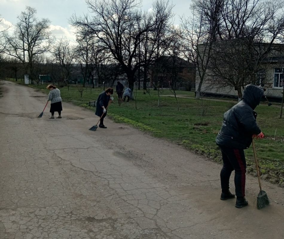 Кировский внутригородской район принял участие в общереспубликанском субботнике Кировский внутригородской район принял участие в общереспубликанском субботнике